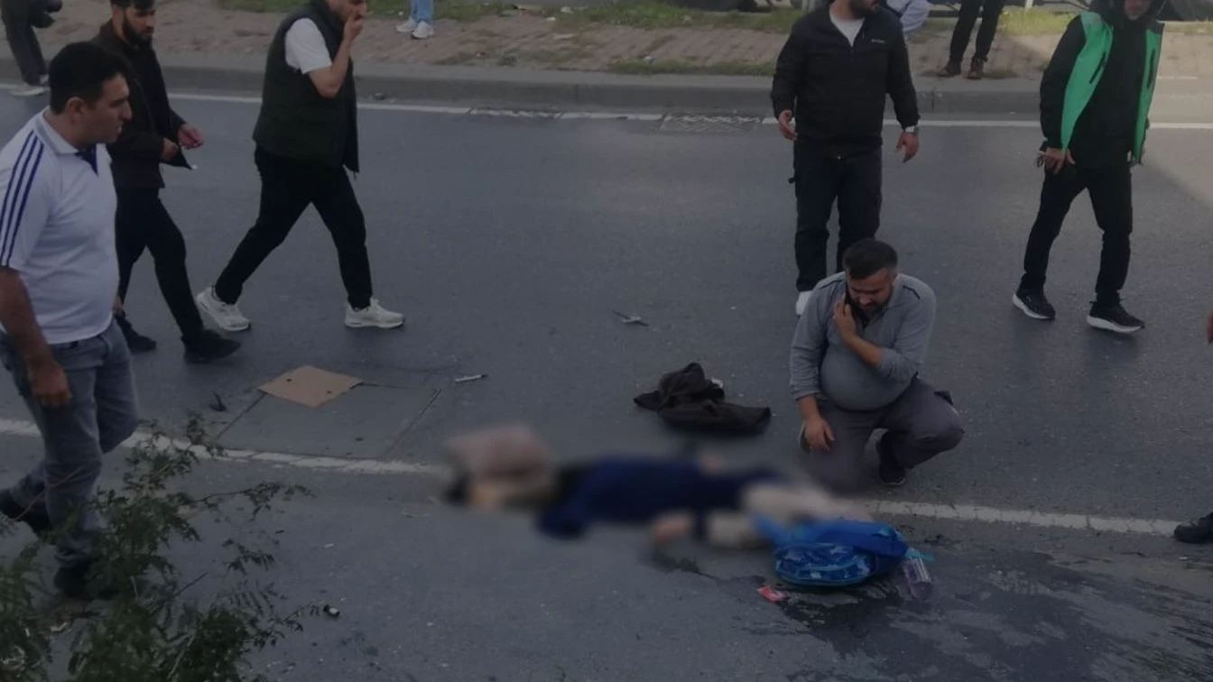 Gaziosmanpaşada kaldırıma çıkan minibüs faciasına kurban gitti